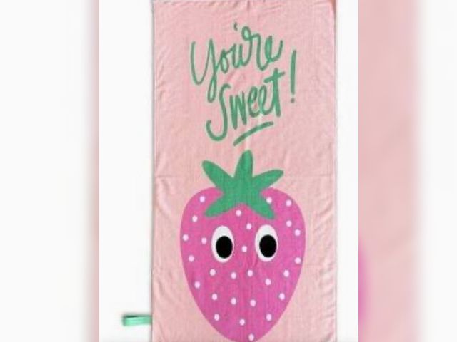 Lot 96-164661 - Bullseye's Playground Strawberry Beach Kids' Towels
New
