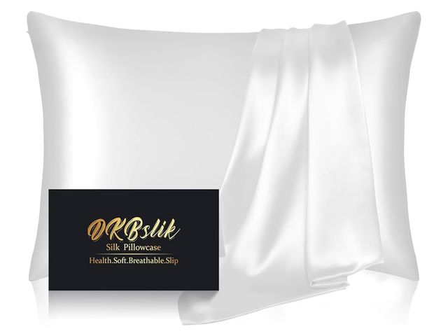 Lot 96-166203 - Silk Pillowcase for Hair and Skin, Mulberry Silk Pillow Cases Standard Size, Anti Acne Cooling Sleep...