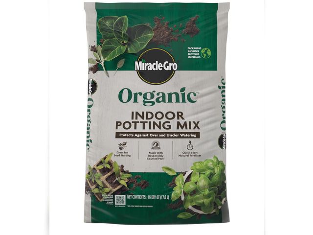 Lot 96-177420 - Miracle-Gro Organic Indoor Potting Mix, Protects Against Over and Under Watering, for Indoor Contain...