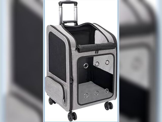 Lot 96-172109 - Extra Large Pet Carrier Backpack with Wheels Cats Under 30 Lbs, for Dogs Puppies Rabbits Other Anima...