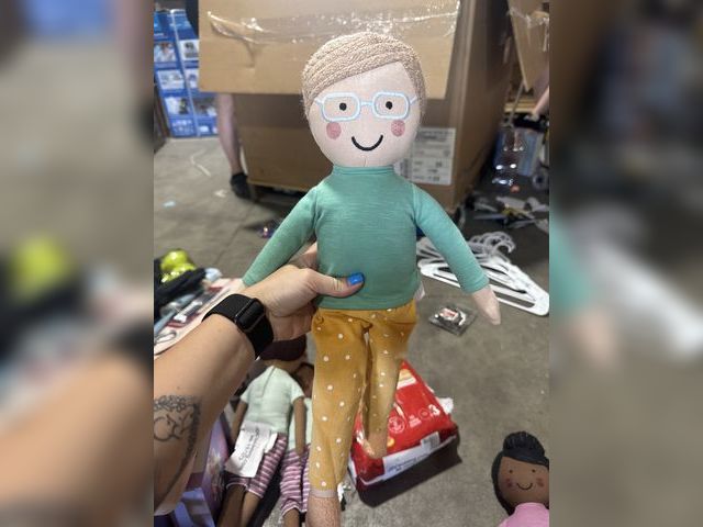 Lot 96-157369 - Pillow Pal Doll
New