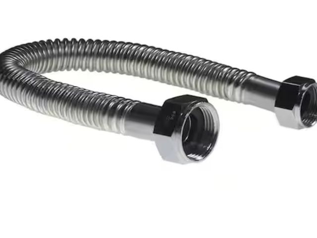 Lot 96-233127 - 1 in. FIP x 3/4 in. FIP x 18 in. Ultra Flex Corrugated 304 Stainless Steel Water Heater Connector Ne...