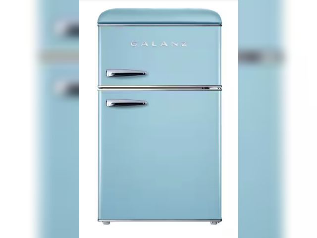 Lot 96-222153 - Galanz 20 in. 3.1 cu. ft. Retro Top Freezer Refrigerator, Energy Star MSRP $289.99 Color varies from...