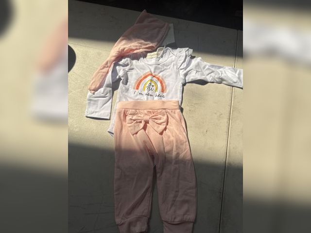 Lot 96-166225 - Baby Girl “I’m New Here” Outfit. Size 3-6 Months 

New