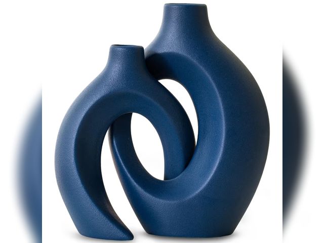 Lot 96-190820 - Levvohd Snuggle Hollow Ceramic Vase Set of 2, 8.4 inch Modern Nordic Coastal Shaped Pampas Grass Aes...