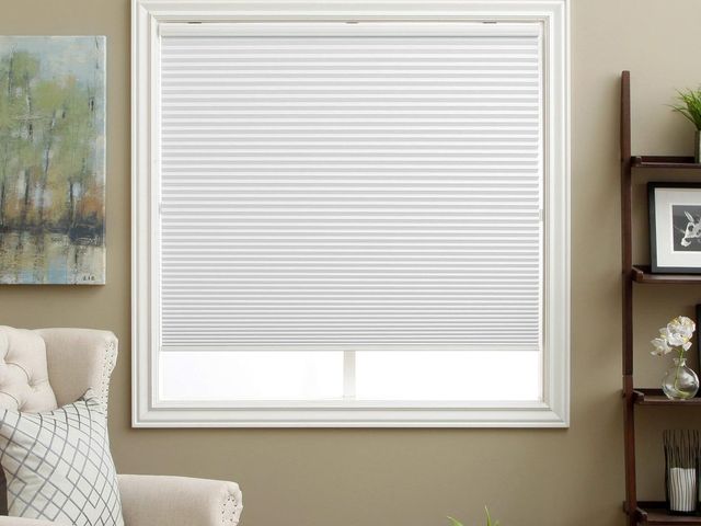 Lot 96-178960 - Cellular Shades Cordless Blackout Honeycomb Blinds Fabric Window Shades White(Blackout), 
new