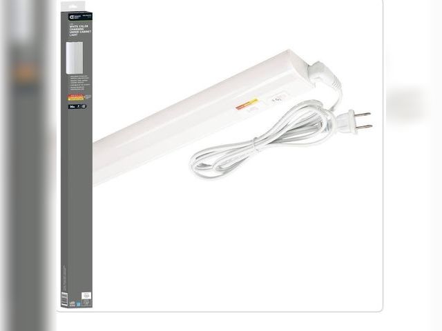 Lot 96-211939 - Commercial Electric Plug-In 36 inch Linkable LED Undercabinet Light Task Under Counter Kitchen Light...