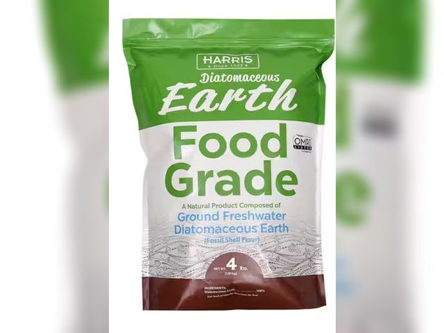 Lot 96-180817 - Box of 3 Harris
4 lbs. (64 oz.) Diatomaceous Earth Food Grade 100
One bag is open and spilled a bit ...