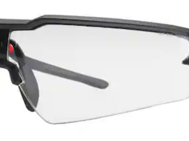 Lot 96-222285 - 2 pairs of Milwaukee
Clear Safety Glasses Fog-Free Lenses
Unused