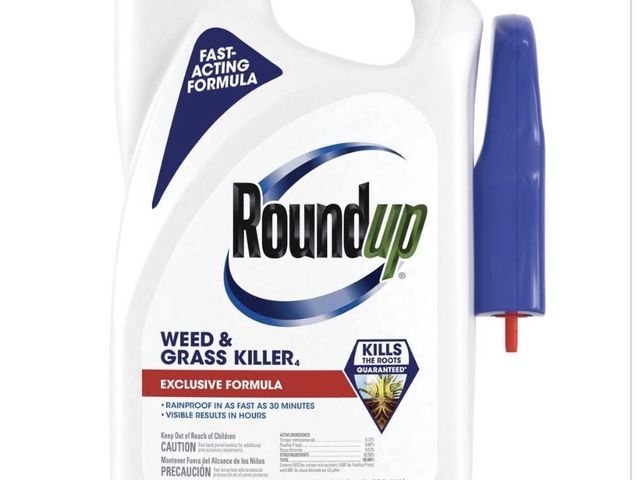 Lot 96-182190 - Roundup Weed and Grass Killer 4 with Trigger Sprayer, 1 gal., Use In and Around Flower Beas, Irees, ...