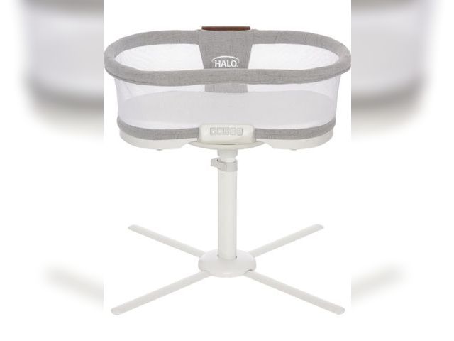 Lot 96-209979 - HALO BassiNest Soothing Swivel Sleeper 3.0S – Over-Bed Baby Bassinet with 360 Rotation, Adjustable H...