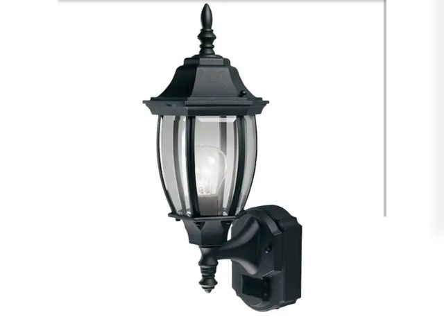Lot 96-211272 - Hampton Bay

Alexandria 17.3 in. 1-Light Farmhouse Matte Black Motion Sensing, Dusk-to- Dawn, Outdoo...