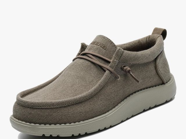 Lot 96-201336 - 1TAZERO Men's Extra Wide Slip-On Shoes Loafers Orthopedic Diabetic Shoes for Swollen Feet Comfortabl...