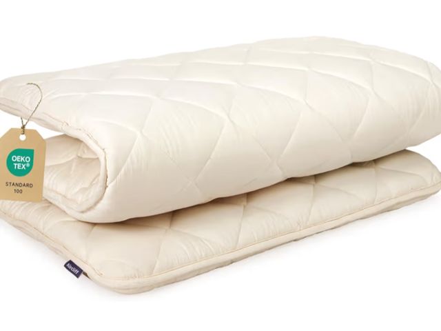 Lot 96-181434 - Aircliff Japanese Floor Mattress, Roll Up Tatami Mat, Sleeping Pad, Shikibuton, CertiPUR-US Certifie...