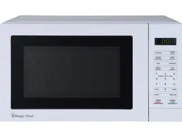 Lot 96-179647 - Magic Chef
0.7 cu. ft. 700-Watt Countertop Microwave in White
New