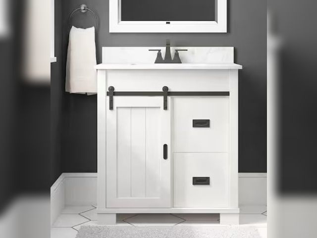 Lot 96-172085 - Glacier Bay
Brindley 30 in. Single Sink Freestanding White Bath Vanity with White Engineered Stone T...