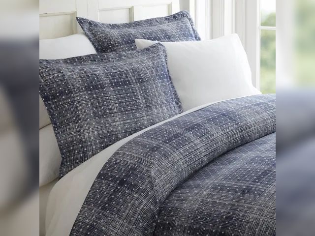 Lot 99-100025 - New Home Collection Dots Pattern Sheet Set, Gray Polka Dot