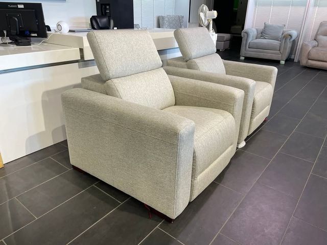 Lot 99-10305 - New Nevio 39" Fabric Power Recliner (Set of 2)
Beautiful Brand New Nevio 39" Fabric Power Recliner (...