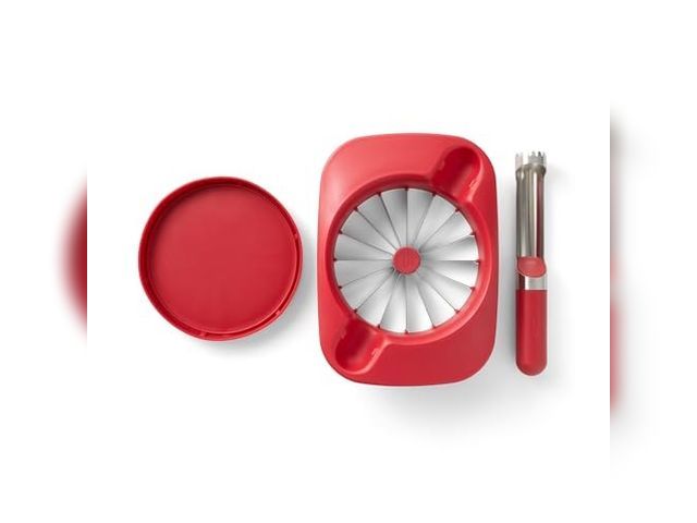 Lot 99-1008 - New Chef'n 16 Slice Stainless Steel Apple Corer and Slicer