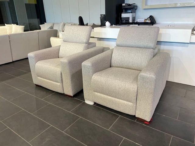 Lot 99-10007 - New Nevio 39" Fabric Power Recliner (Set of 2)
Beautiful Brand New Nevio 39" Fabric Power Recliner (...