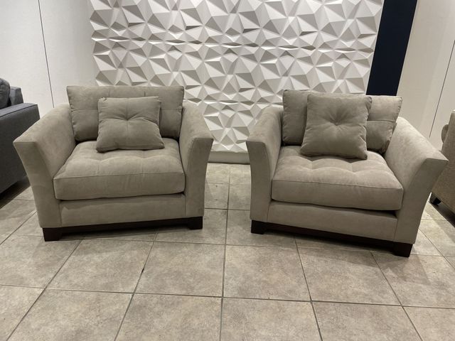 Lot 99-10304 - New Michelle 45 Fabric Living Room Chair Gray/Ash Fabric 2 Description:   Style simplified. Subtle d...