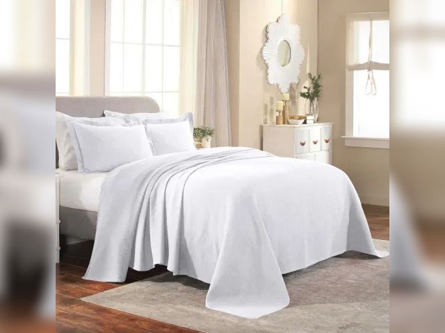 Lot 99-100018 - New Swanton 100% Textured Medallion Cotton Modern &amp; Contemporary Bedspread &amp; Pillow Sham Set...